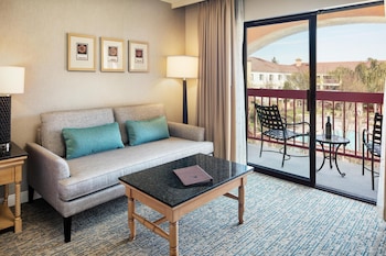 Room, 1 King Bed, Balcony, Courtyard View