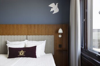 Superior Room, 1 King Bed