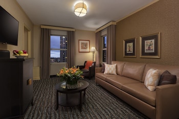 Executive Suite, 1 King Bed with Sofa bed