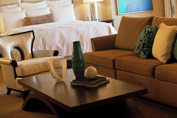 Executive Suite, 1 King Bed with Sofa bed