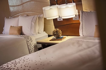 Room, 2 Queen Beds, Balcony