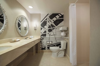 Room, 1 King Bed (Balcony)