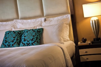 Room, 1 King Bed (Balcony)