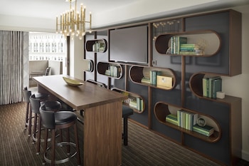 Luxury Suite