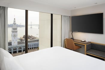 Room, 1 King Bed (Ferry View)