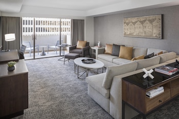 Suite, Balcony