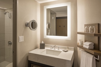 Club Room, 2 Double Beds (Regency Club Breakfast)