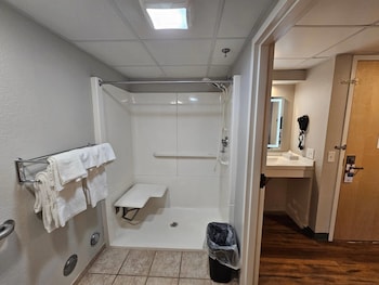 Room, 2 Queen Beds, Accessible, Non Smoking