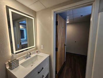 Standard Room, 2 Queen Beds, Non Smoking