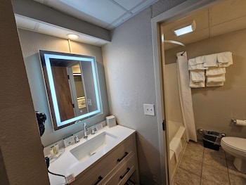 Standard Room, 2 Queen Beds, Non Smoking