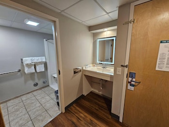 Room, 2 Queen Beds, Accessible, Non Smoking