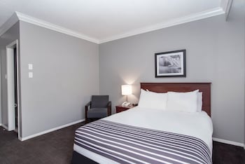 Standard Room, 1 Queen Bed