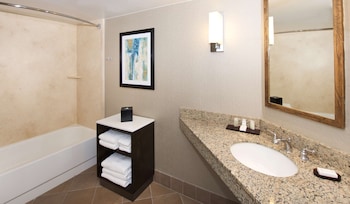 Suite, 1 King Bed, Non Smoking