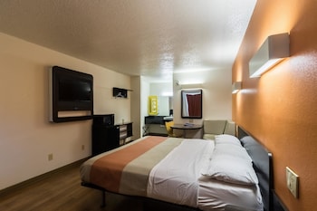 Standard Room, 1 King Bed, Non Smoking