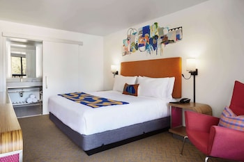 Room, 1 Queen Bed, Accessible, Bathtub (Mobility)