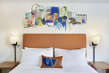 Room, 1 Queen Bed, Accessible (3x3 Shower)