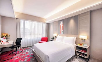 Deluxe Room, 1 King Bed
