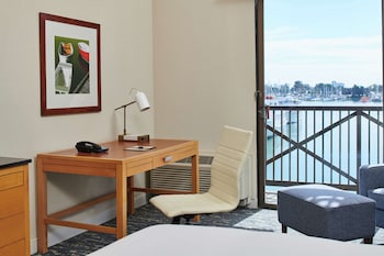 Room, 1 King Bed, Balcony