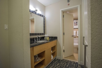 Room, 1 King Bed, Balcony