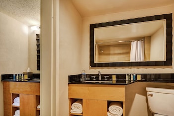 Suite, 1 King Bed, Non Smoking, Balcony