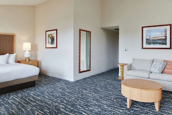 Room, 1 King Bed, Balcony