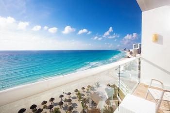 Club Room, 2 Double Beds, Balcony, Ocean View