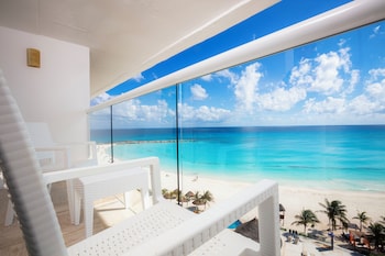 Deluxe Room, 1 King Bed, Balcony, Ocean View