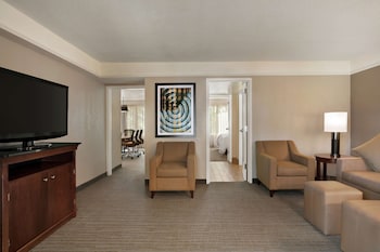 Suite, 1 King Bed, Non Smoking