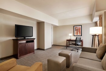 Suite, 1 King Bed, Corner