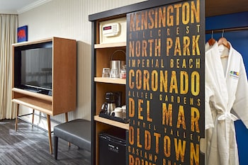 Room, 1 King Bed, Accessible (Primo)
