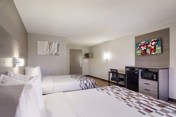 Deluxe Room, 2 Queen Beds, Accessible, Non Smoking (Roll-In Shower)