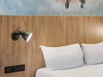 Superior Room, 1 King Bed, Accessible