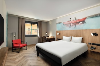 Superior Room, 1 King Bed, Accessible