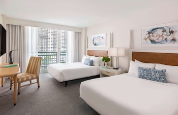 Room, 2 Queen Beds, Accessible (Roll-In Shower)