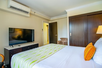 Condo, 2 Bedrooms, Partial Ocean View