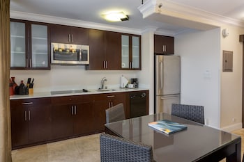 Condo, 2 Bedrooms, Partial Ocean View