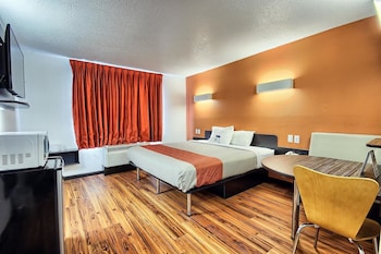 Standard Room, 1 King Bed, Accessible, Non Smoking
