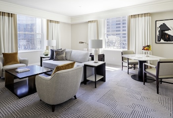 Deluxe Suite