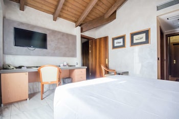 Family Room, 2 Queen Beds, Non Smoking, Connecting Rooms