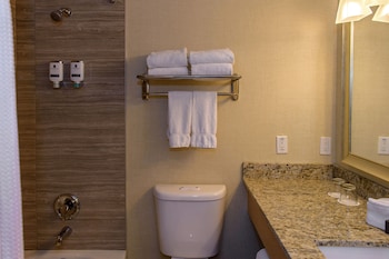 Room, 2 Queen Beds, Resort View (Pavilion)