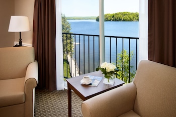 Room (Bayshore Building)