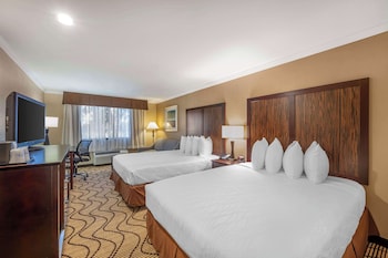 Standard Room, 2 Queen Beds, Non Smoking, Refrigerator & Microwave (with Sofabed)
