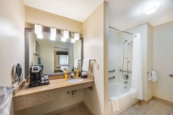 Standard Room, 1 Queen Bed, Accessible, Refrigerator & Microwave