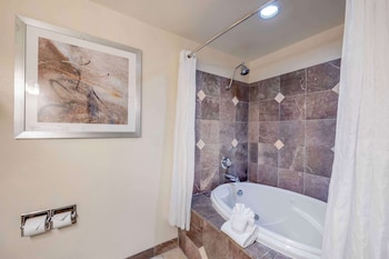 Suite, 1 King Bed, Non Smoking, Jetted Tub
