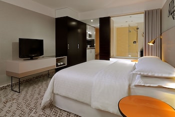 Studio, 1 King Bed, Balcony