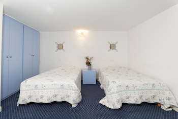 Twin Room, 2 Twin Beds
