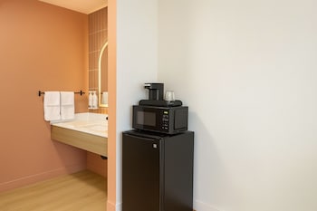 Deluxe Room, 1 King Bed