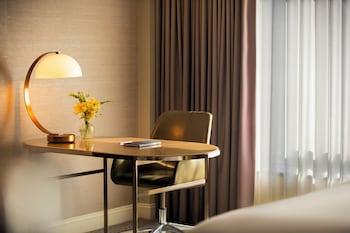 Signature Room, 1 King Bed