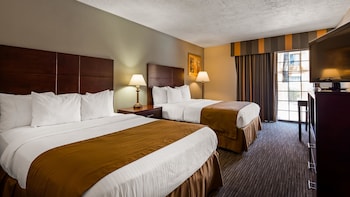 Suite, 2 Queen Beds, Non Smoking (with Sofabed)