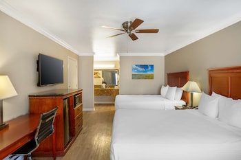 Standard Room, 2 Queen Beds, Non Smoking, Refrigerator & Microwave (Pet Friendly)